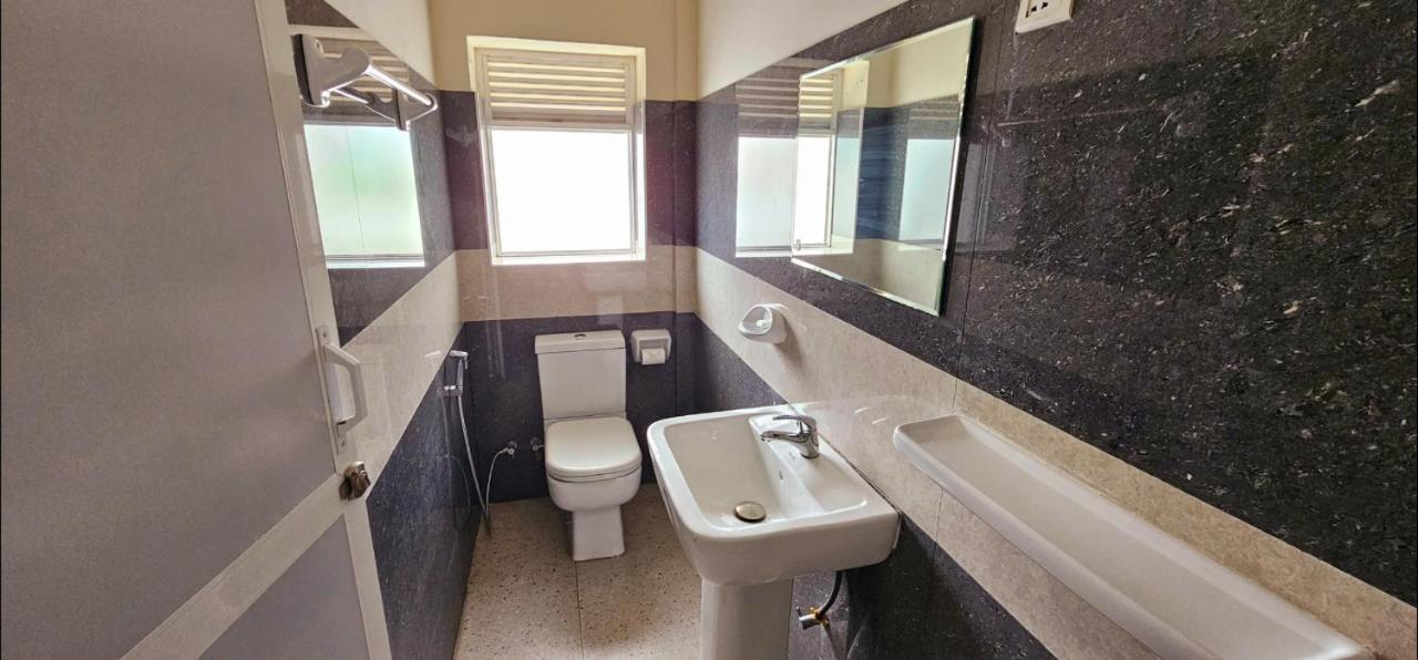 The Lion Pub & Hotel Dehiwala-Mount Lavinia Ngoại thất bức ảnh