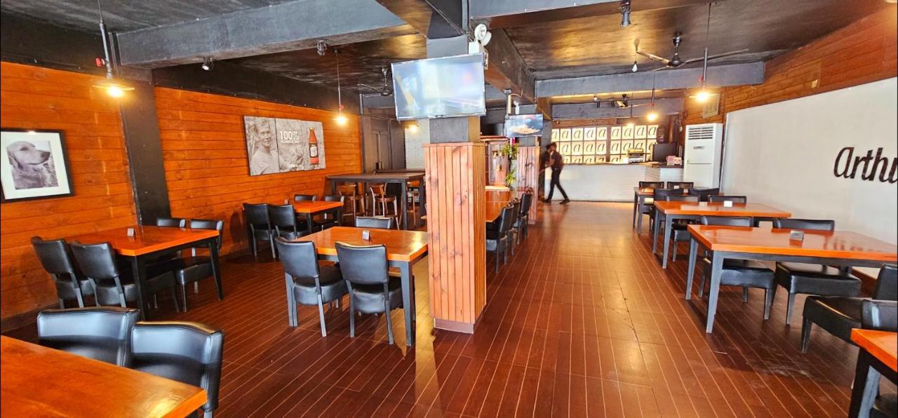 The Lion Pub & Hotel Dehiwala-Mount Lavinia Ngoại thất bức ảnh